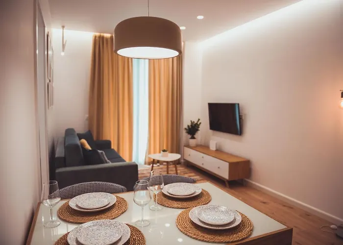 Tam Skanderbeg Square Serviced Center No1 *