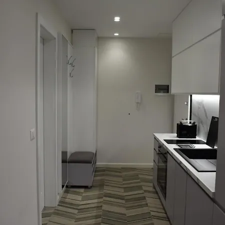 Tam Skanderbeg Square Serviced City Center Apartment No1 *