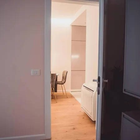Tam Skanderbeg Square Serviced City Center Apartment No1 Apartment *